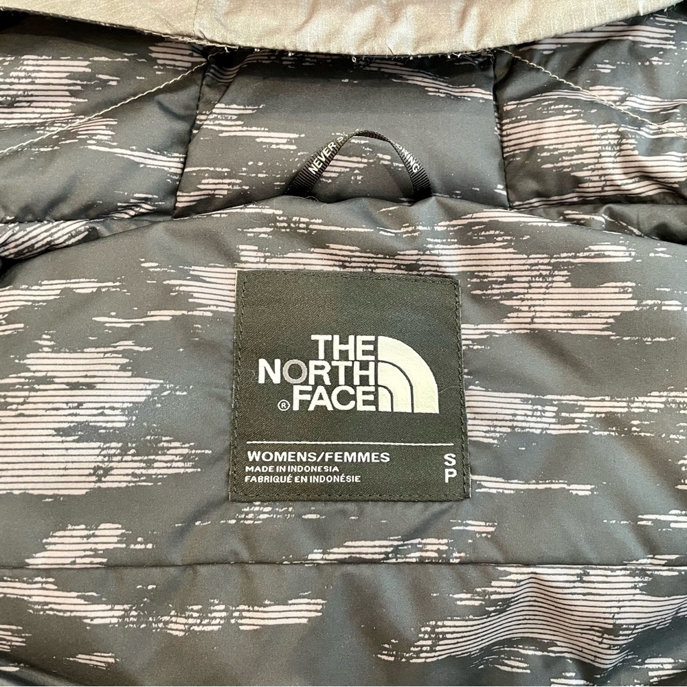NWOT North Face Vest - Picture 7 of 9